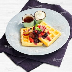 buttermilk waffle with fresh fruit-min-nha-hang-tay-boomerang-sang